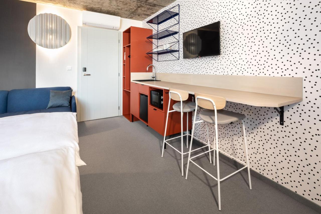 Boutique Hotel Mezi Svy Hradec Kralove Exterior photo